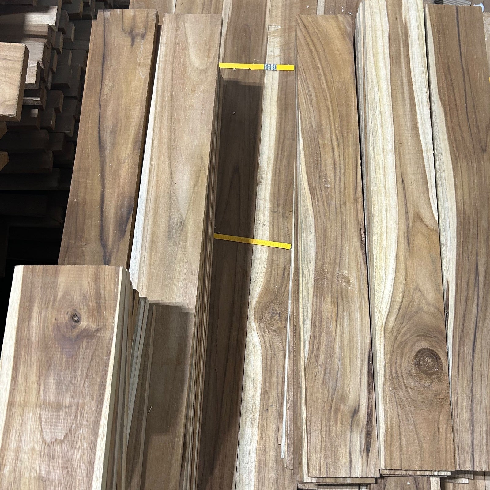 Ecuadorian plantation teak grain and colour variation, heartwood-dominant boards — Platinum Luxury Teak